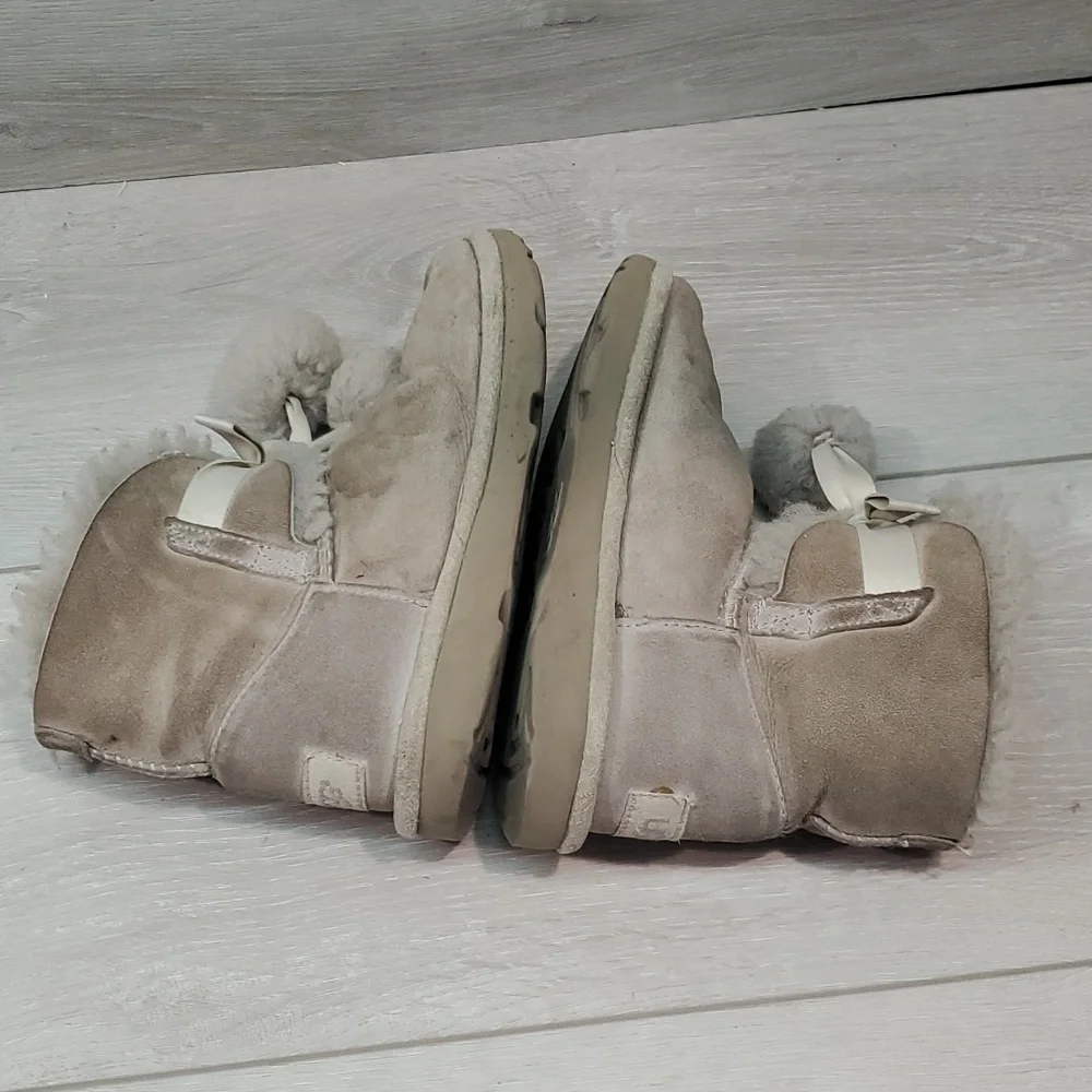 Ugg Australia Kids Girls Gita Pom Pom Leather Sheepskin Boots shoes sz 11